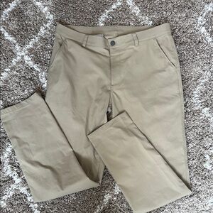 32 Cool Stretch Performance size 36 x 34 men’s tan pants